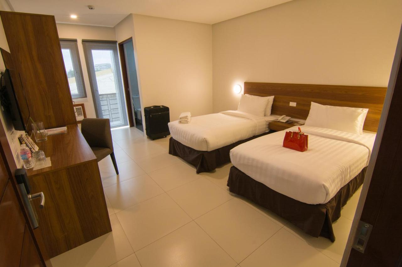 Mango Suites Cauayan Exterior foto